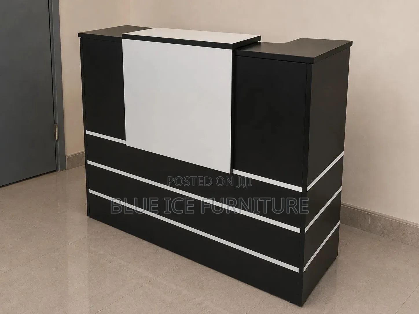 Black & White Office Reception Counter
