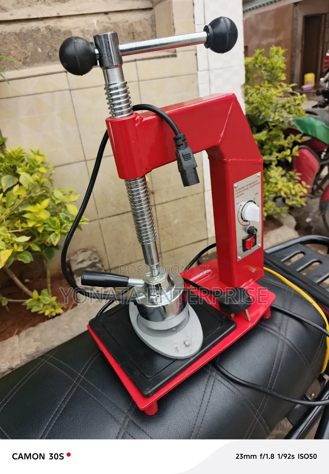 Mini-Tyre Vulcanizing Machine