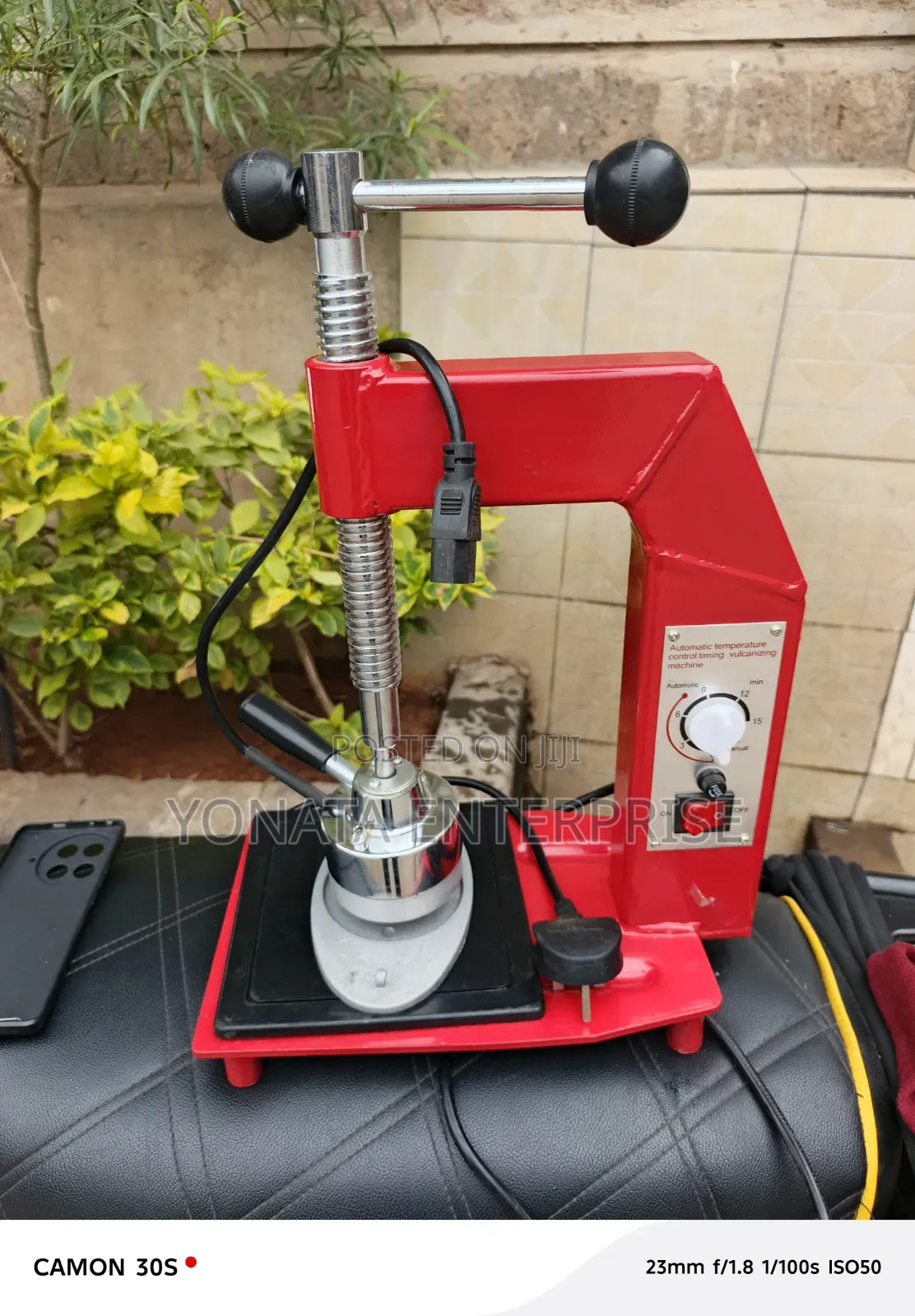 Mini-Tyre Vulcanizing Machine