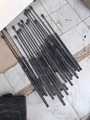 W203/W204/W212 Bonnet Struts