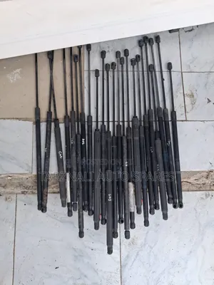 W203/W204/W212 Bonnet Struts