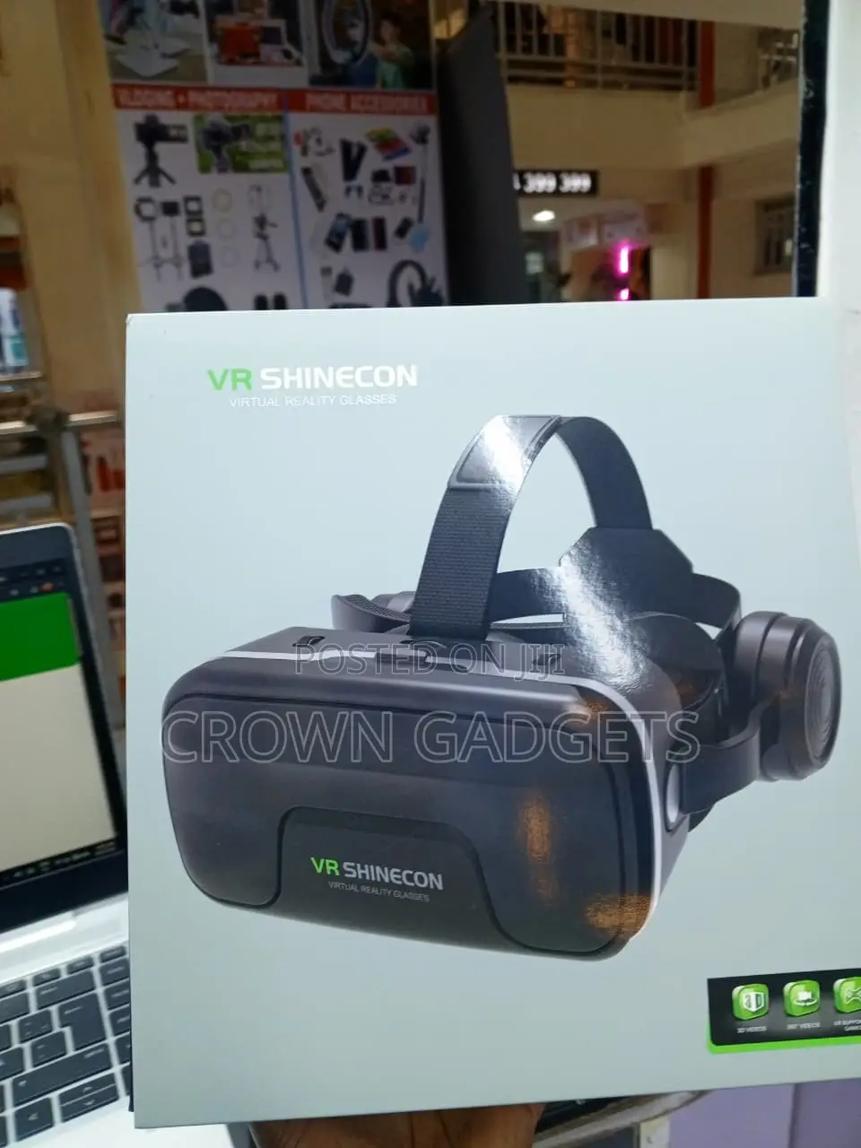 Shinecon Phone VR Headset With Bluetooth Remote Controller