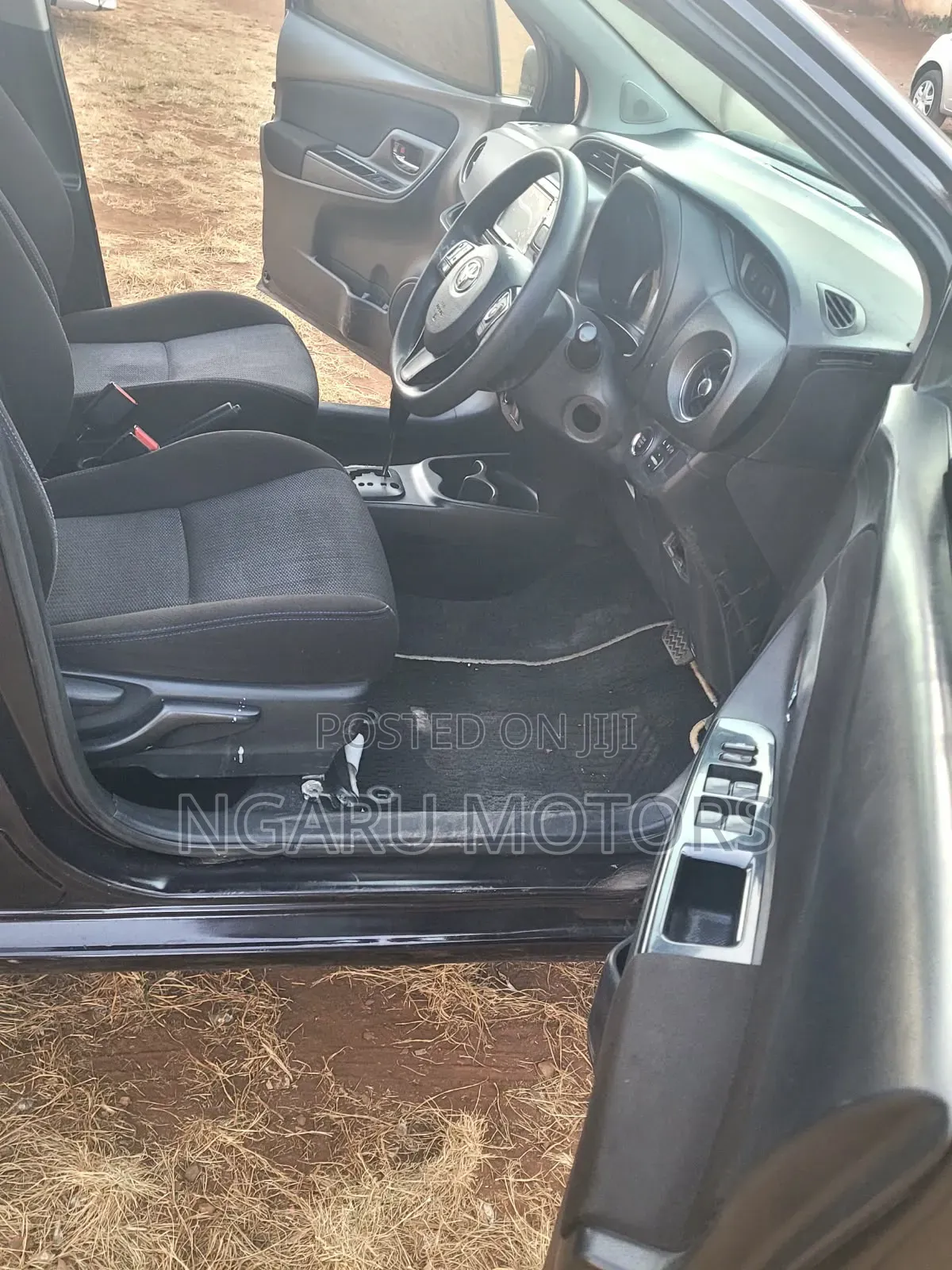Toyota Vitz 2015