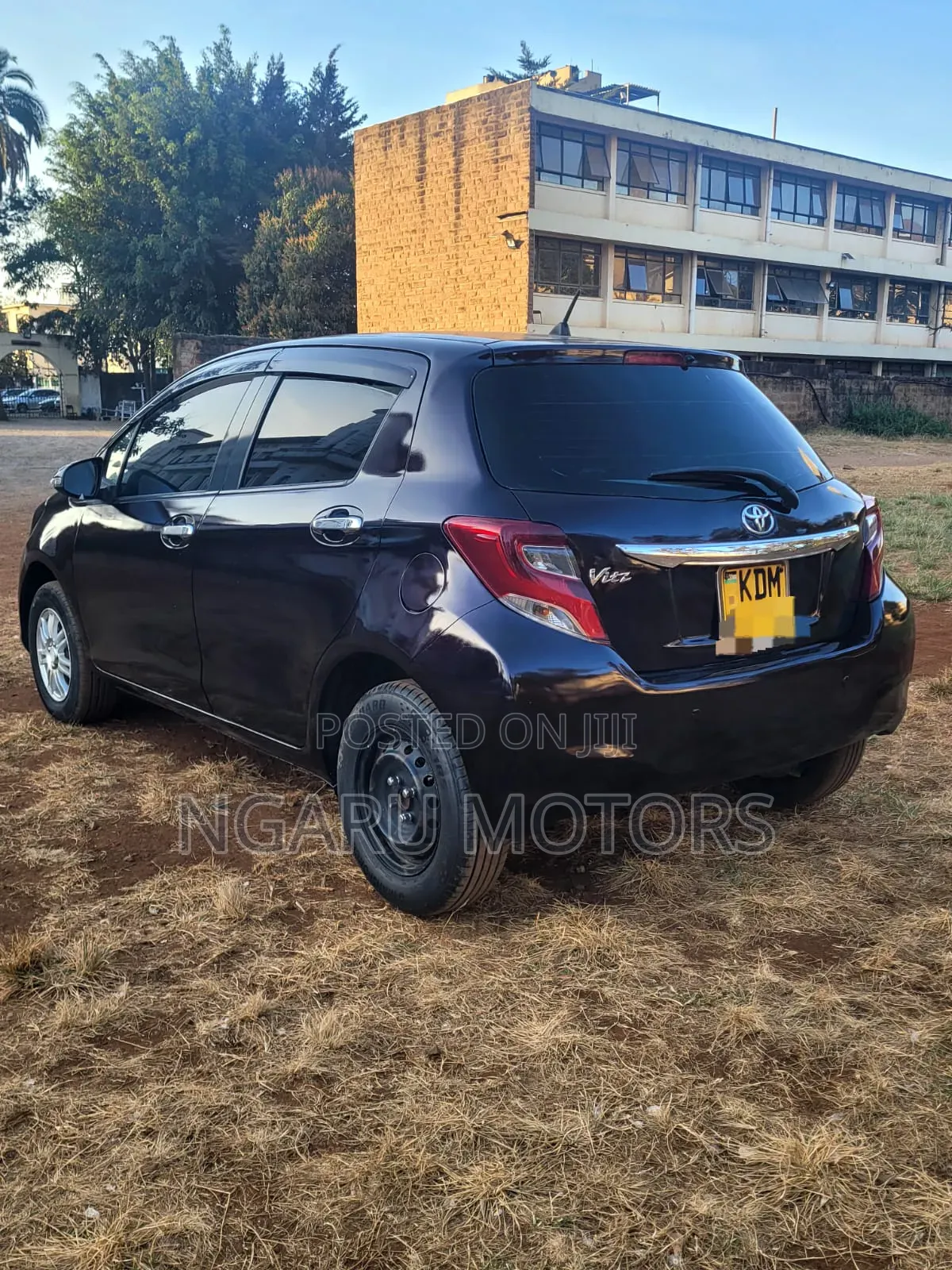 Toyota Vitz 2015