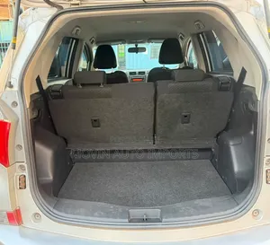 Toyota Ractis 1.5 FWD 2011 Silver