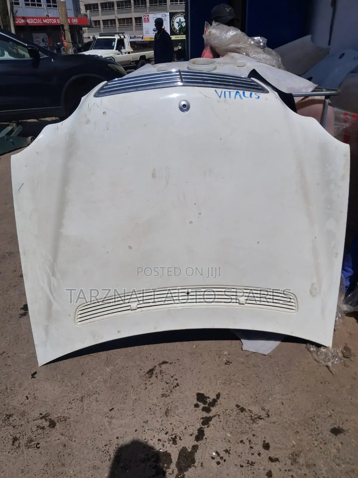 W203 Bonnets