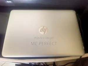 Laptop HP EliteBook 820 G3 8GB AMD A8 HDD+SSD 500GB