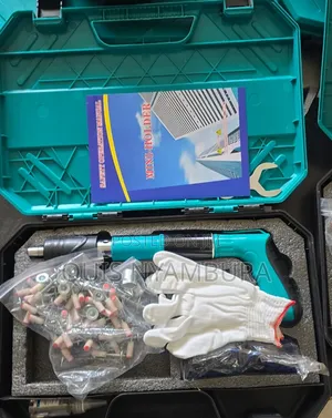 Concrete Nail Gun 
With 100pcs Nails / Manual Nail Shooters