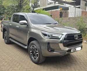 Toyota Hilux 2025 Gray