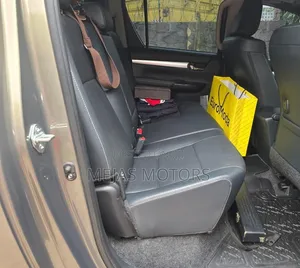 Toyota Hilux 2025 Gray