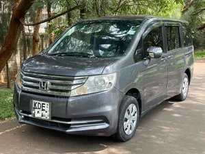 Honda Stepwgn 2014