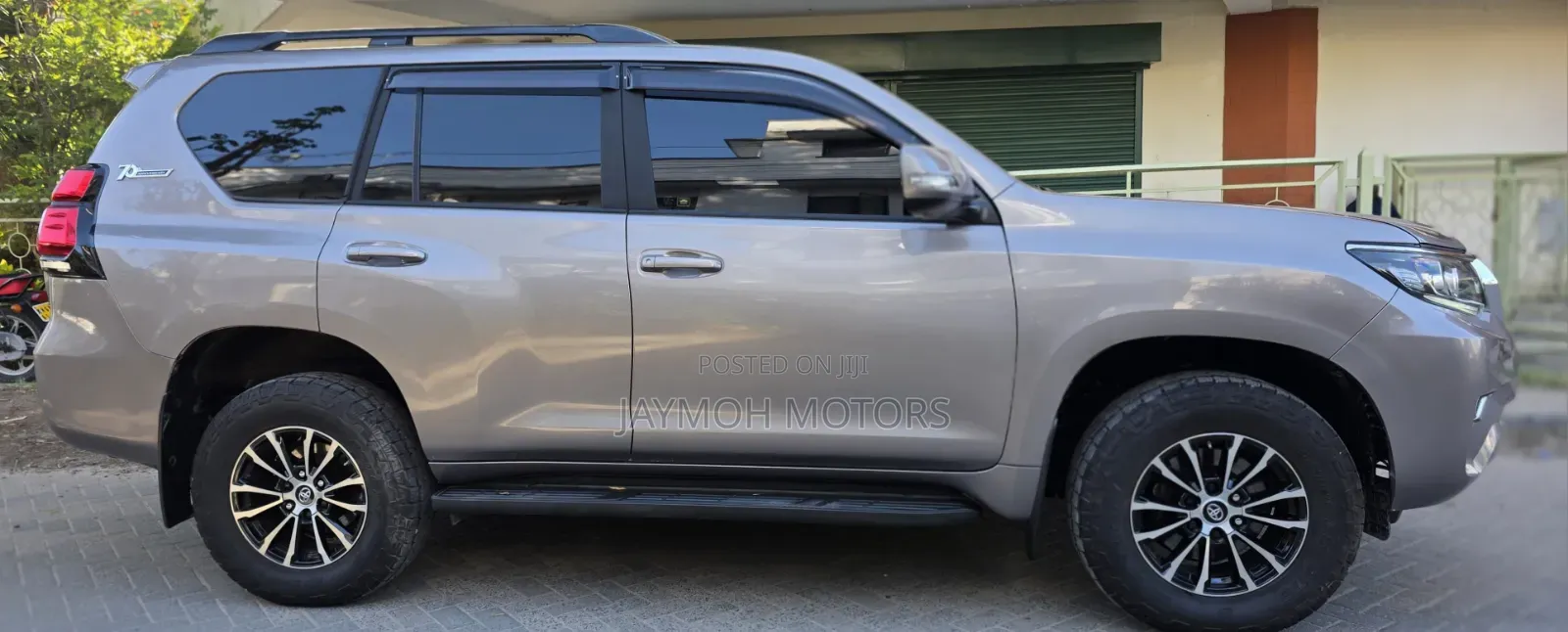 Toyota Land Cruiser Prado 2018 Gold
