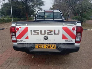 Isuzu D-MAX 2022 White