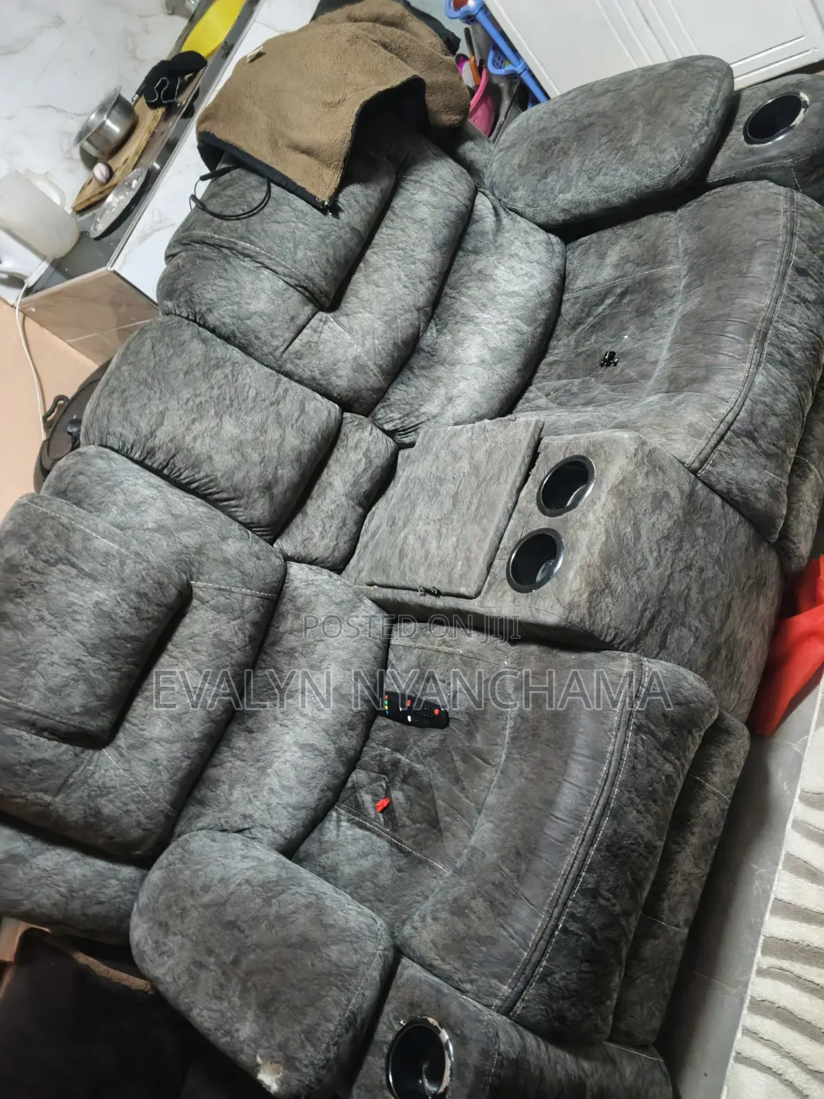 It's a Semilicliner 2seater and a Normal 3seater  Both @ 10k Only