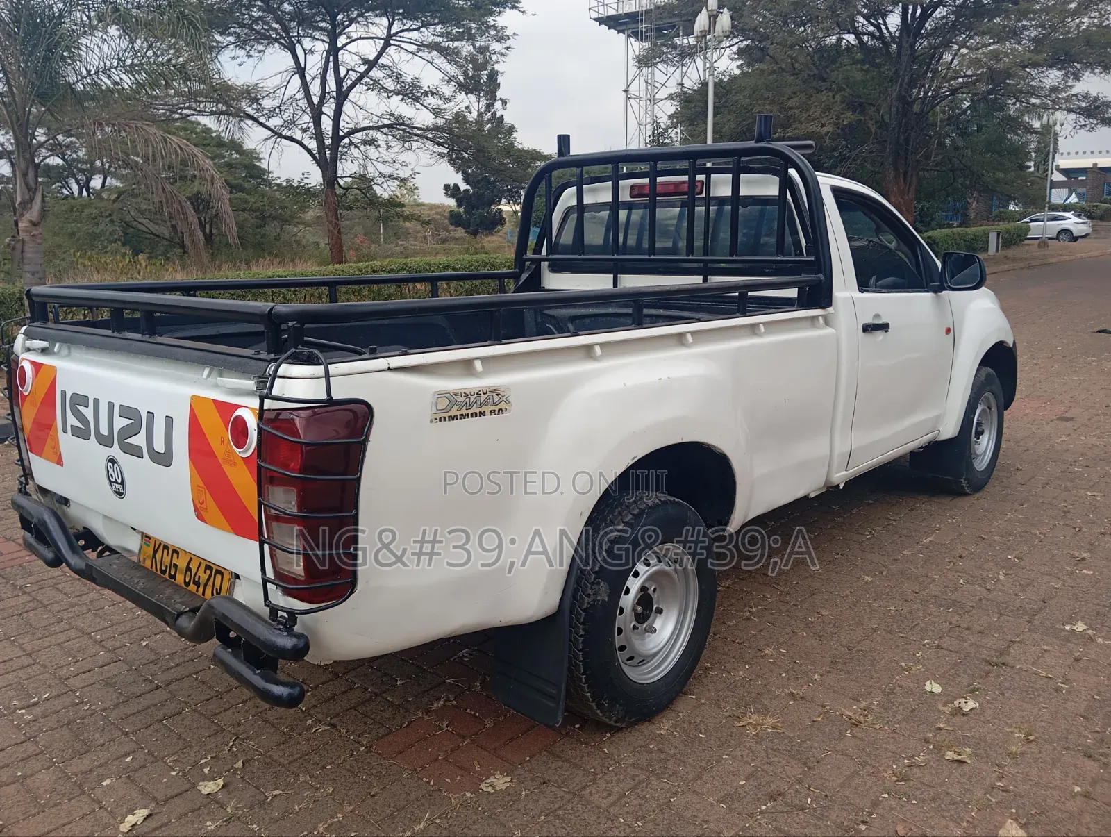 Isuzu D-MAX 2015 White