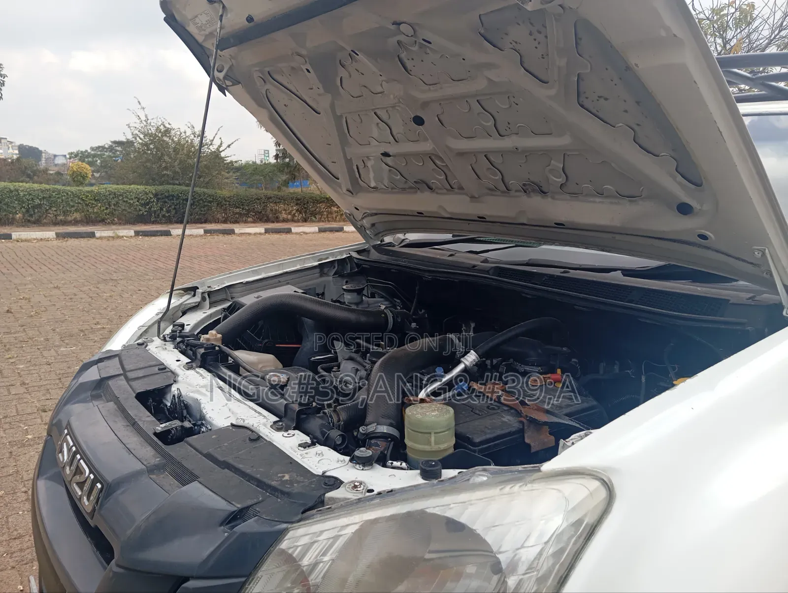 Isuzu D-MAX 2015 White