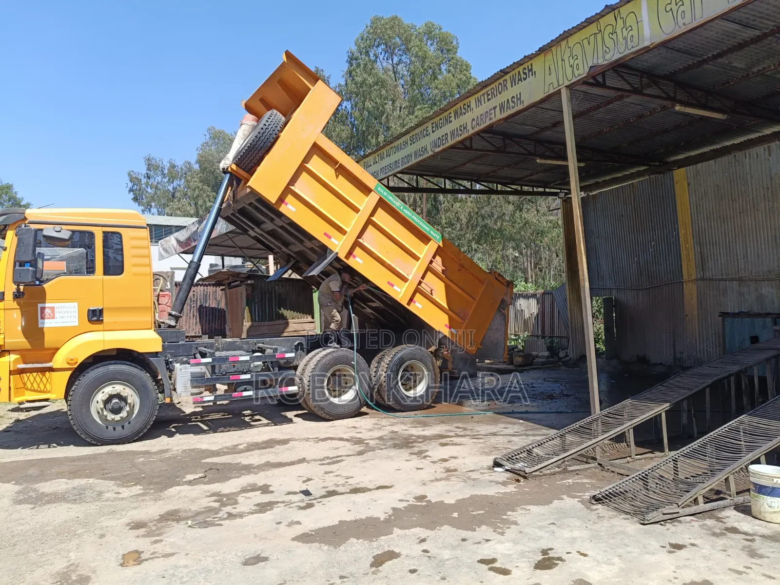 Shacman Tipper 210