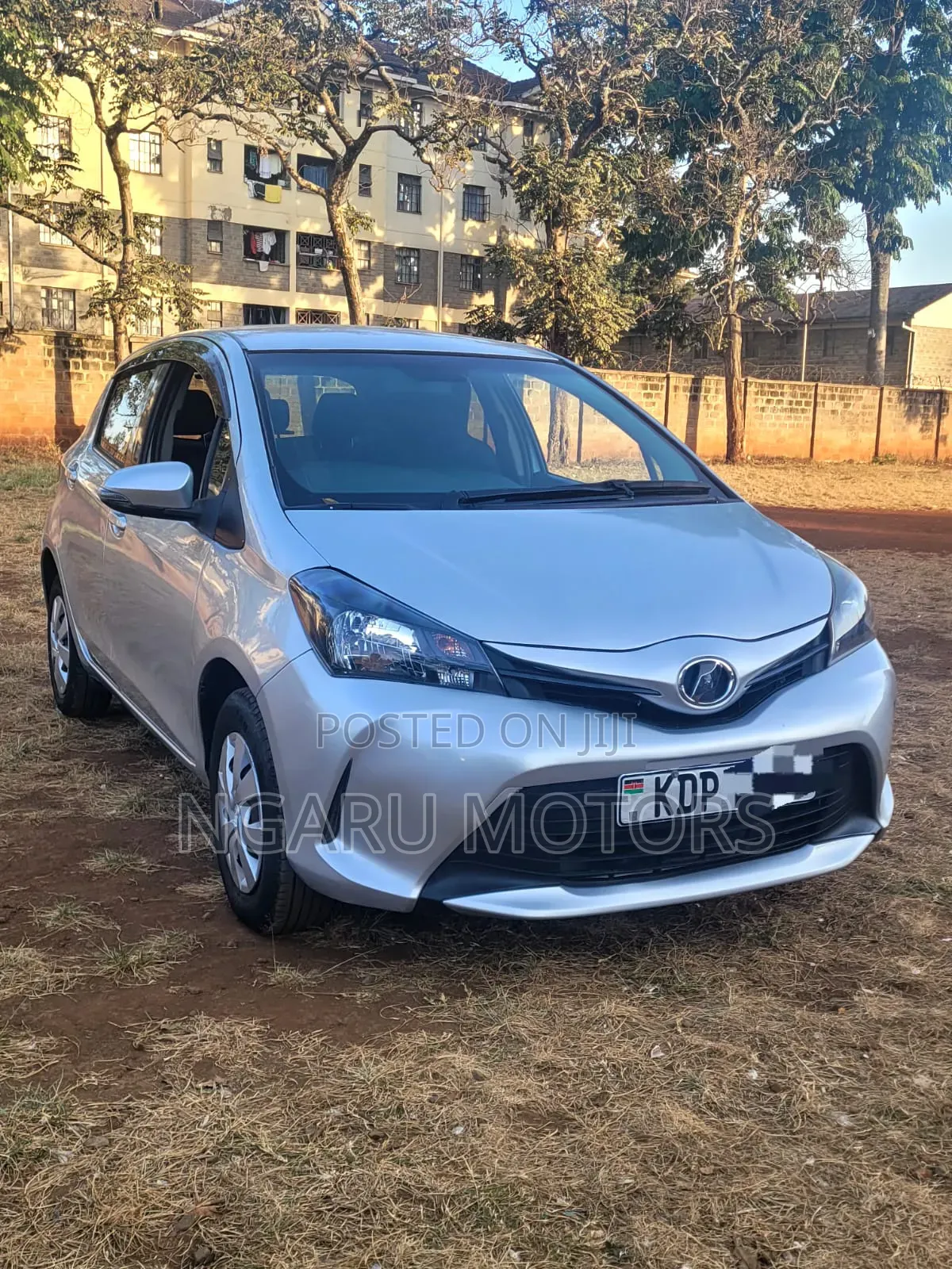 Toyota Vitz 2018 Silver