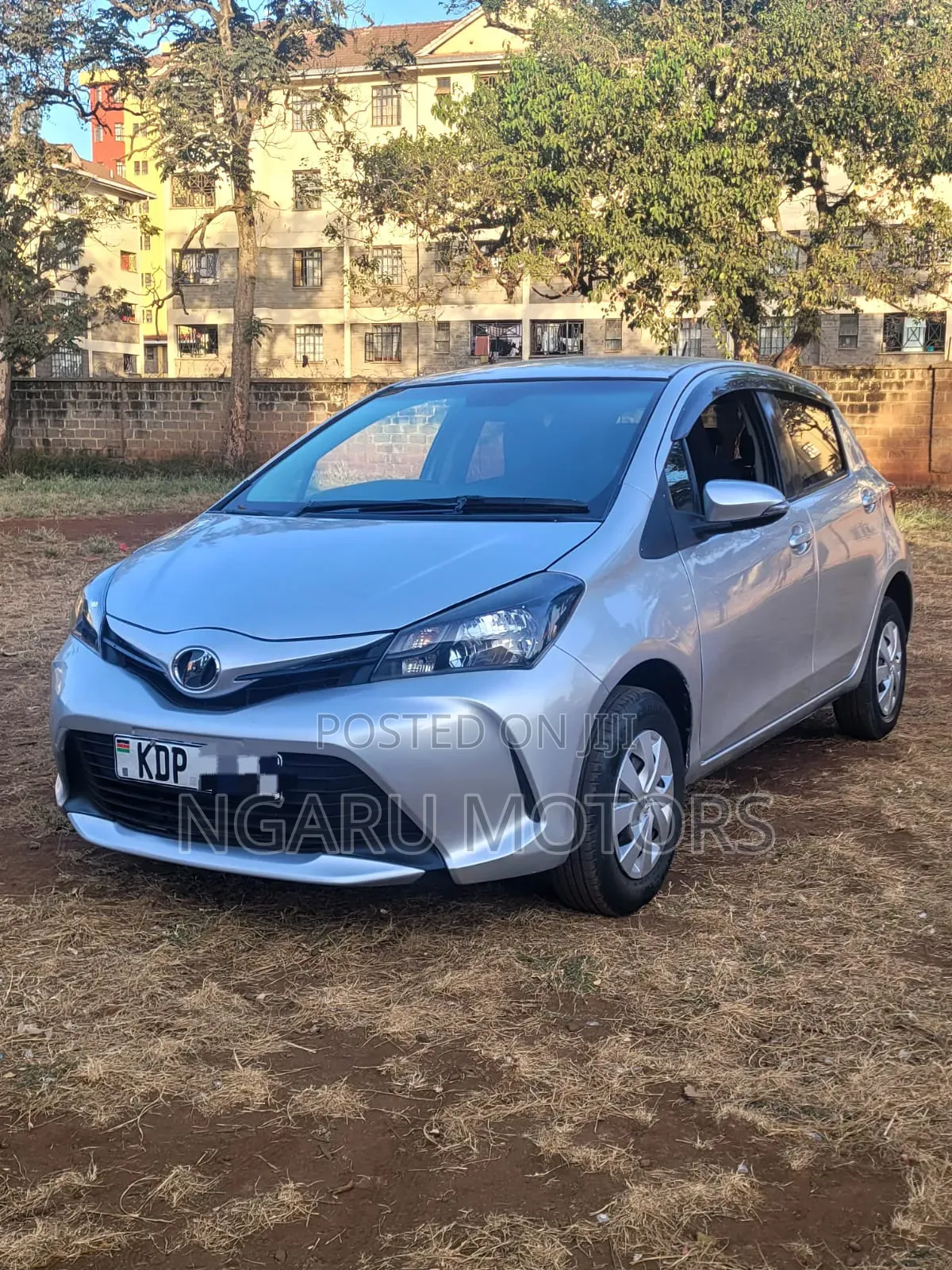 Toyota Vitz 2018 Silver