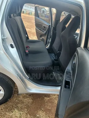 Toyota Vitz 2018 Silver
