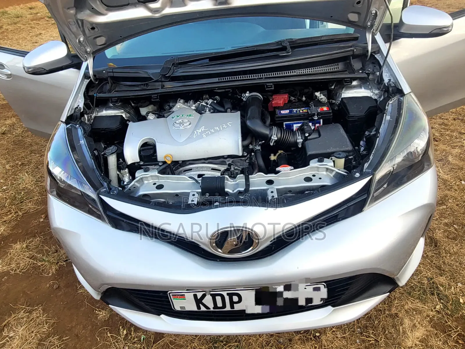 Toyota Vitz 2018 Silver