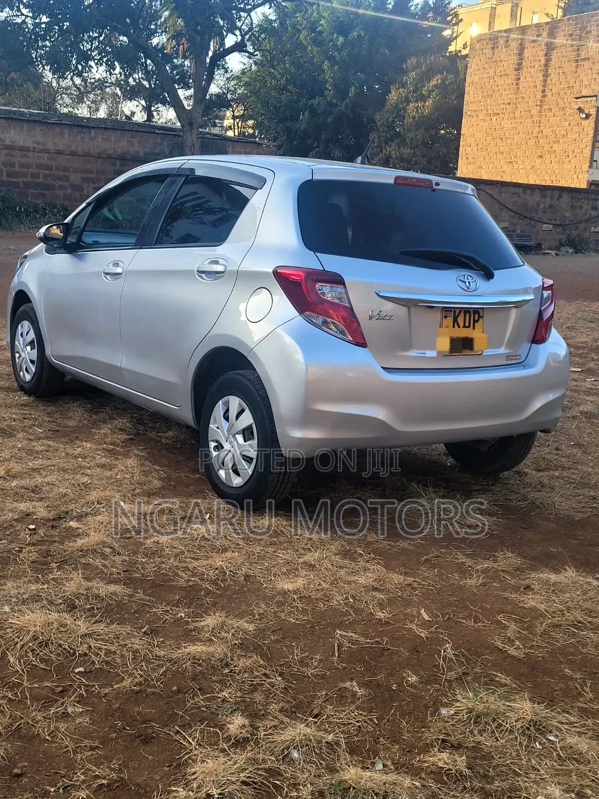 Toyota Vitz 2018 Silver