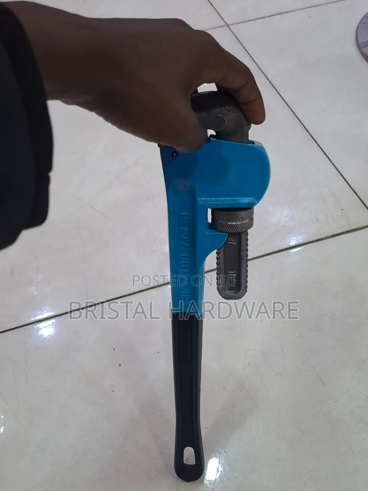 Heavy-Duty Pipe Wrench 18"