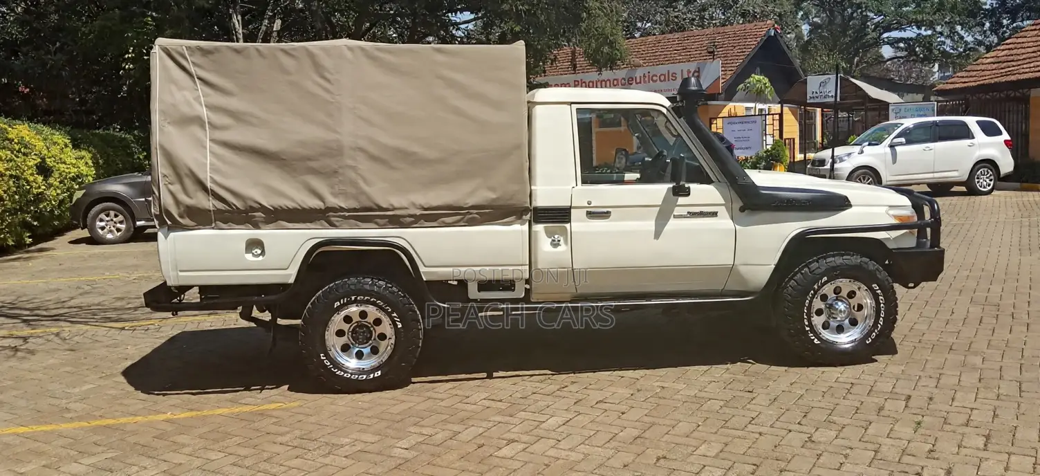 Toyota Land Cruiser 2016 Beige