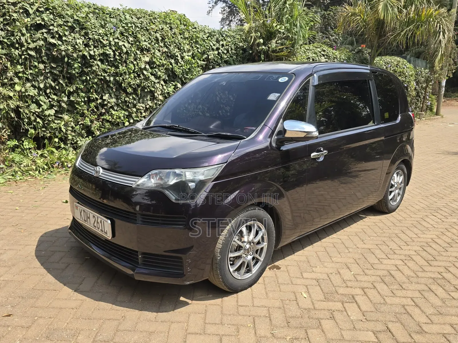 Toyota Spade 2015 Burgundy
