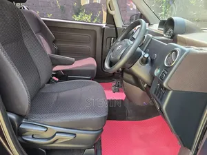 Toyota Spade 2015 Burgundy