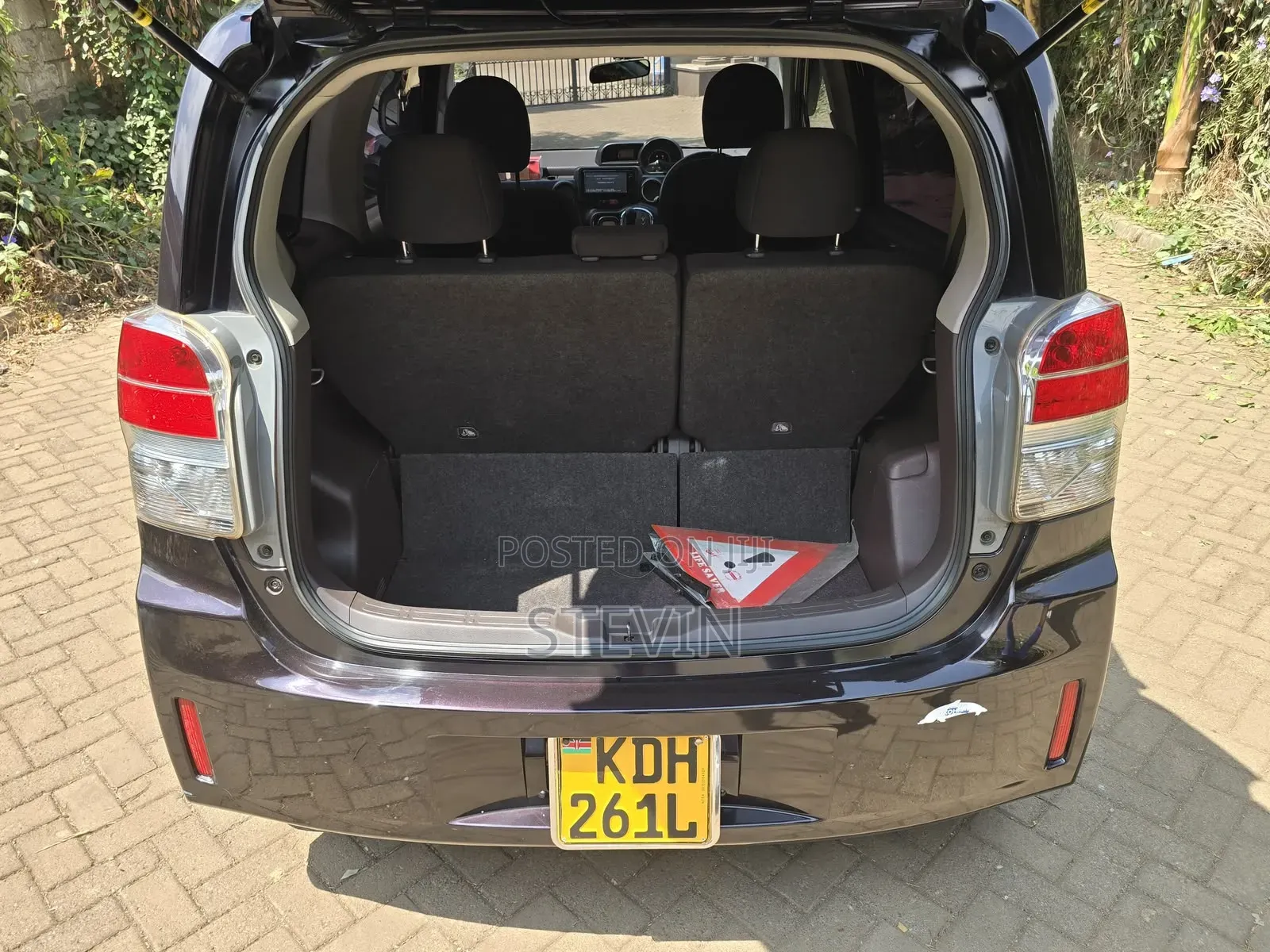 Toyota Spade 2015 Burgundy