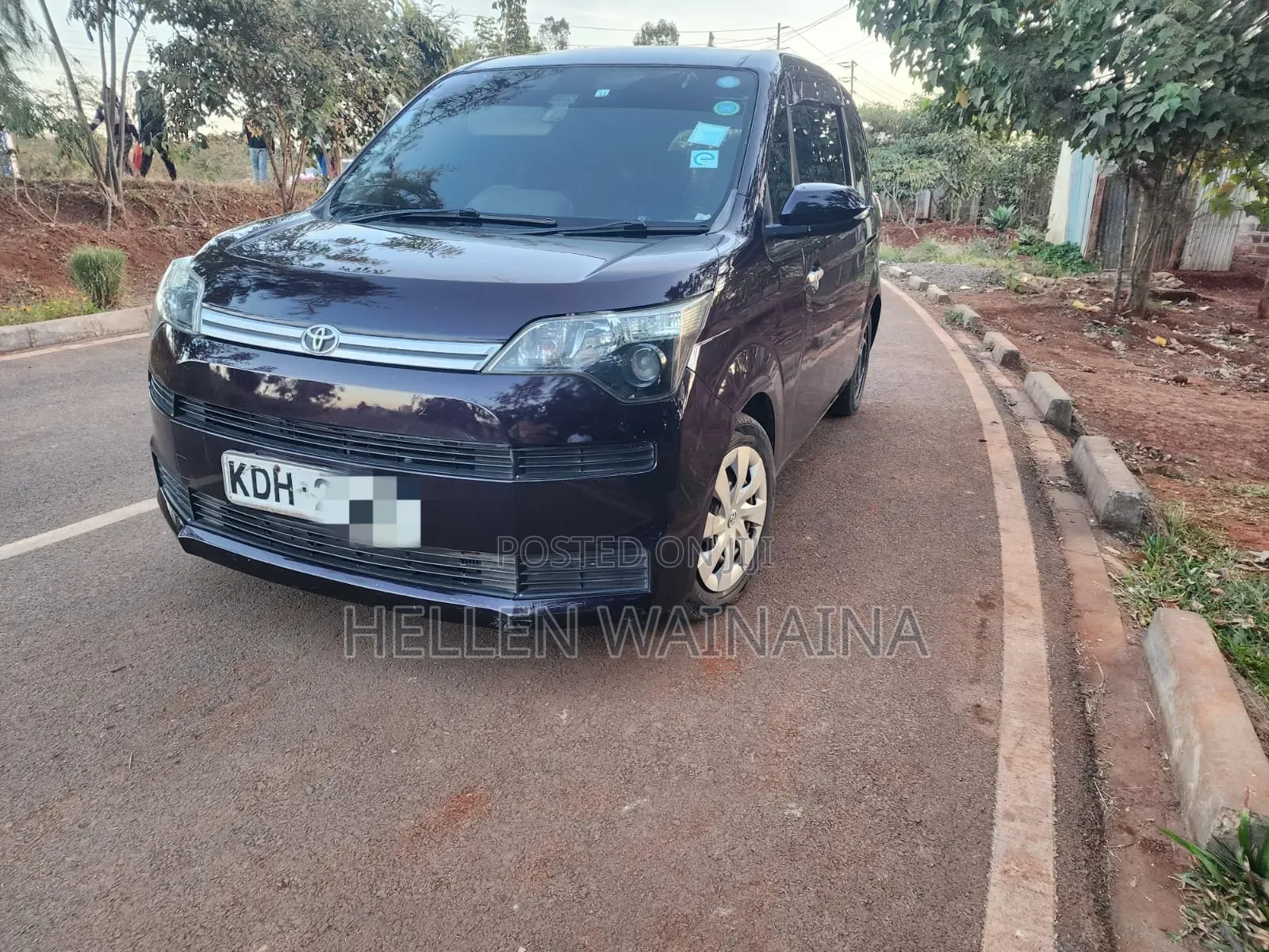 Toyota Spade 2016 Purple