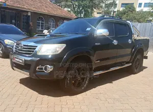 Toyota Hilux 2015 Black