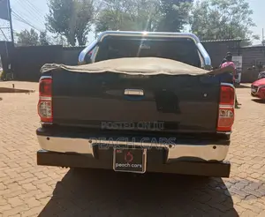 Toyota Hilux 2015 Black