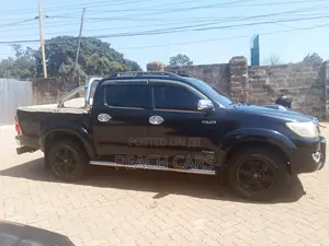 Toyota Hilux 2015 Black