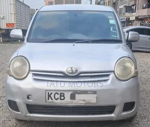 Toyota Sienta 2008 Silver