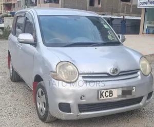 Toyota Sienta 2008 Silver