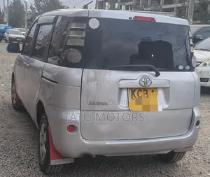 Toyota Sienta 2008 Silver