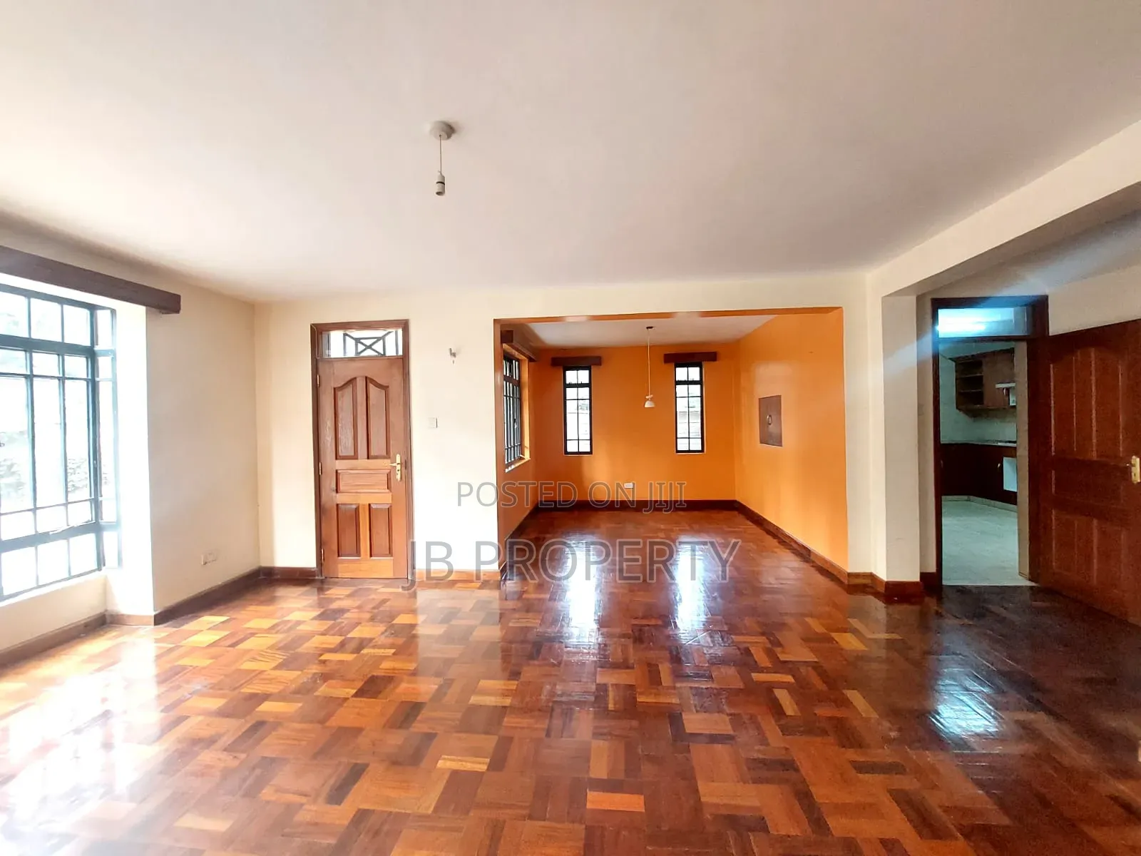 4bdrm Villa in Executive 4Bdrm With, Valley Arcade for rent