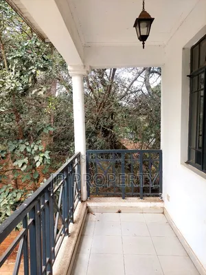 4bdrm Villa in Executive 4Bdrm With, Valley Arcade for rent