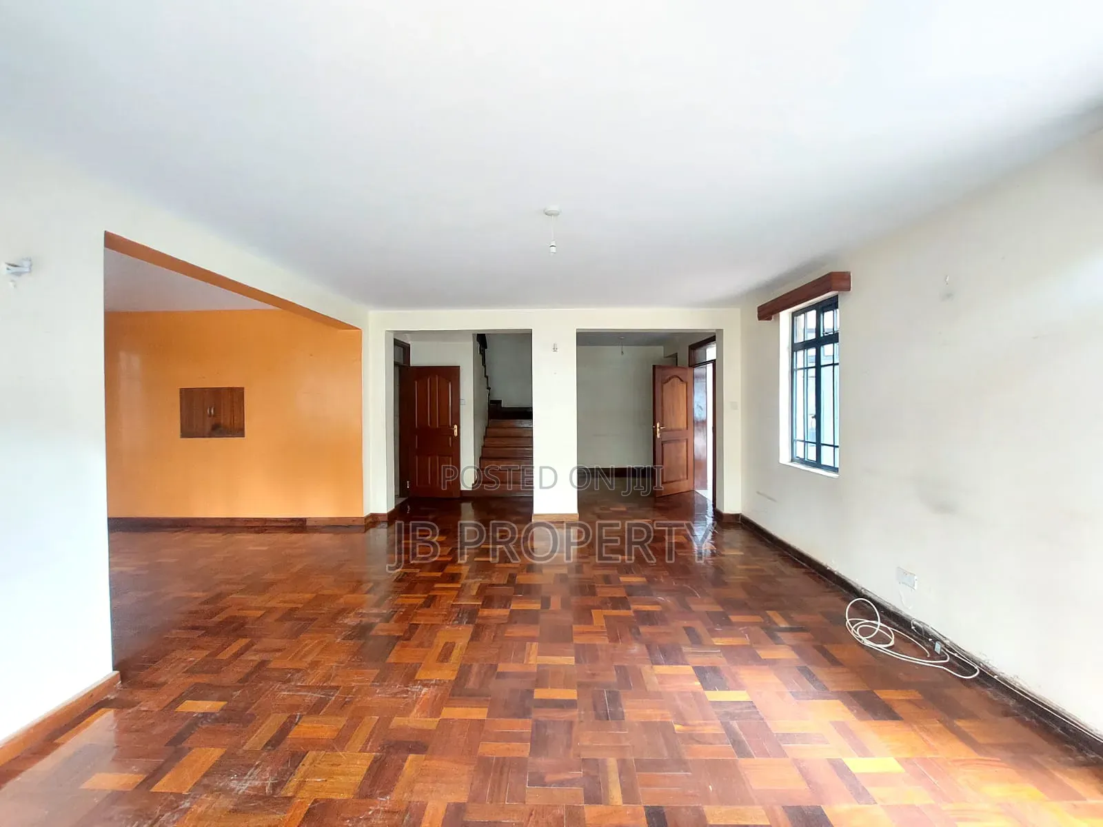 4bdrm Villa in Executive 4Bdrm With, Valley Arcade for rent