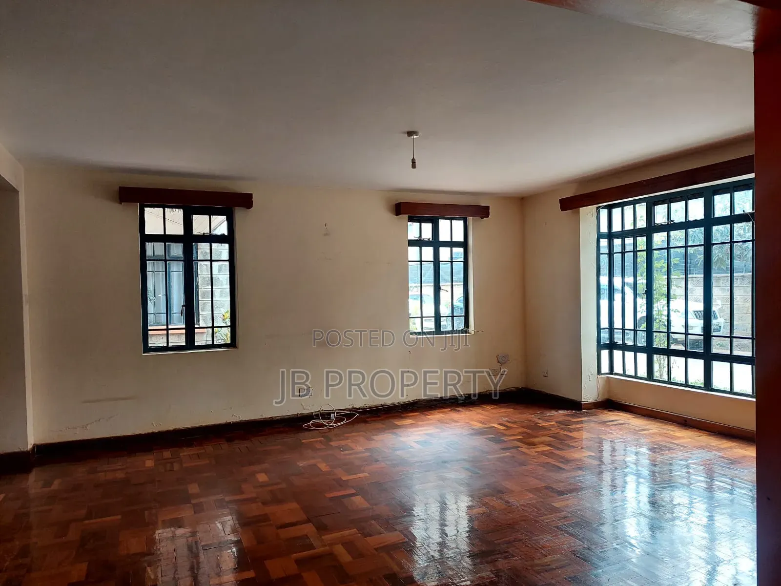4bdrm Villa in Executive 4Bdrm With, Valley Arcade for rent
