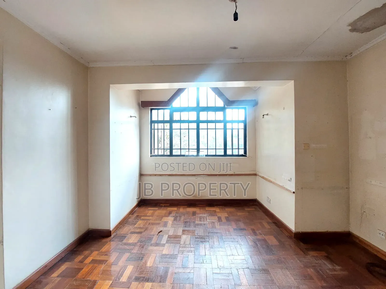 4bdrm Villa in Executive 4Bdrm With, Valley Arcade for rent