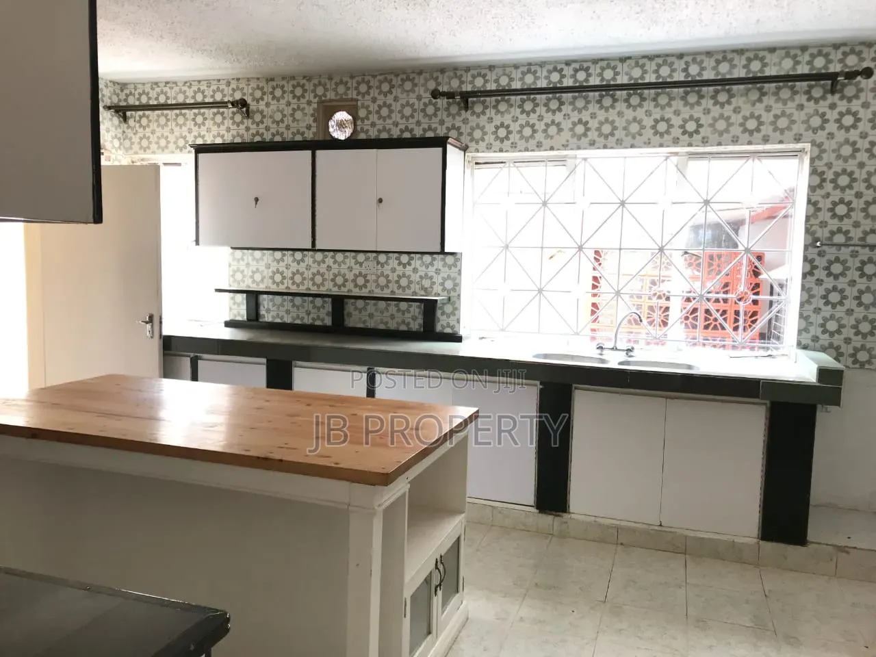 4bdrm Villa in Executive 4Bdrm With, Valley Arcade for rent