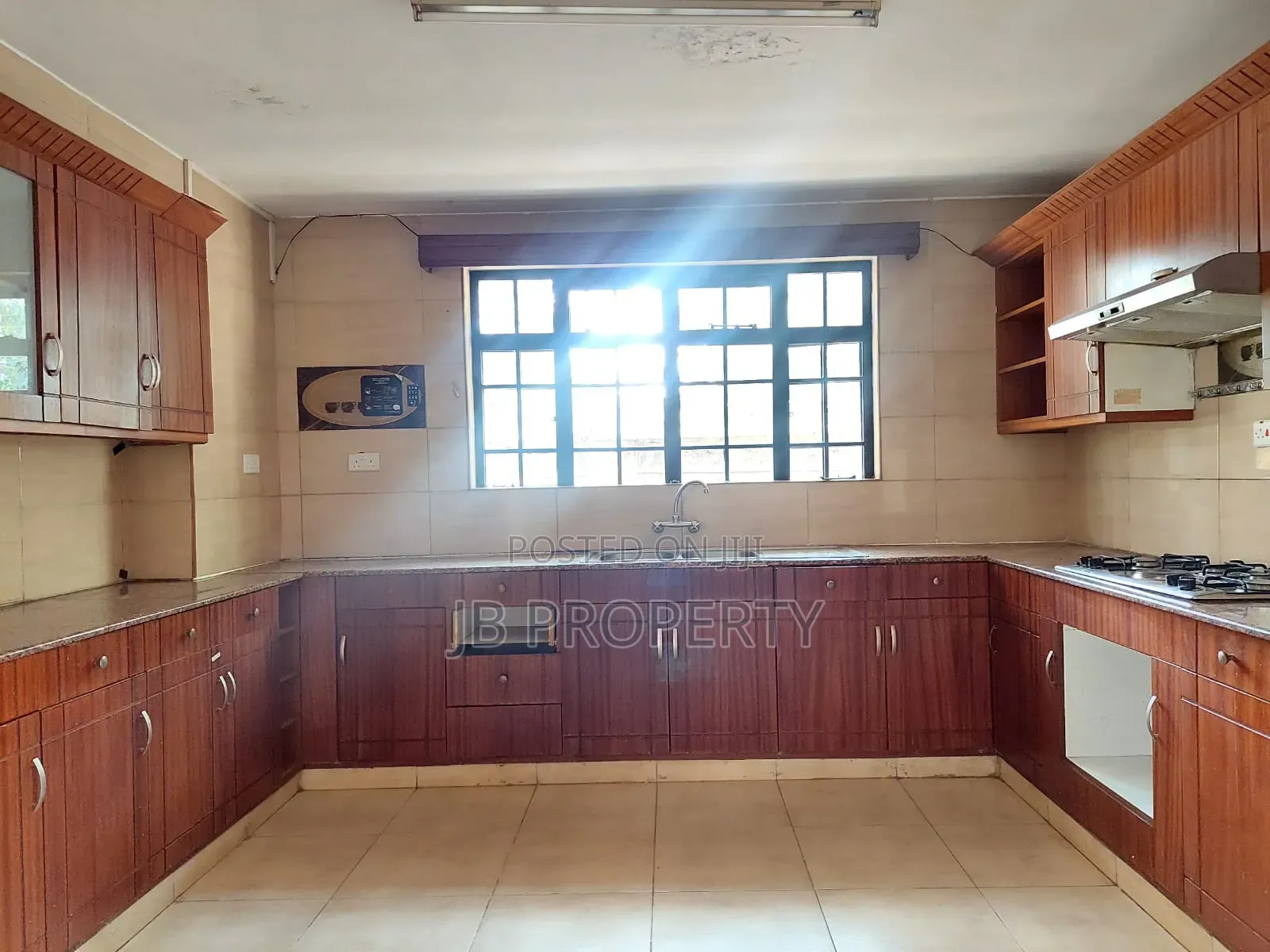 4bdrm Villa in Executive 4Bdrm With, Valley Arcade for rent