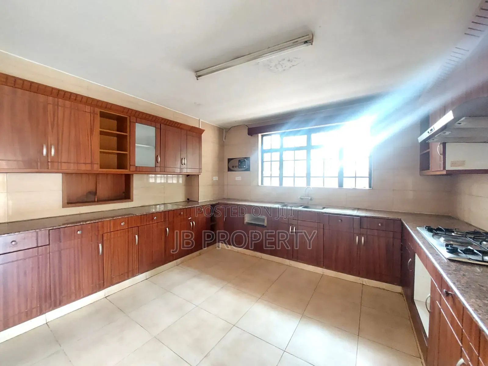 4bdrm Villa in Executive 4Bdrm With, Valley Arcade for rent