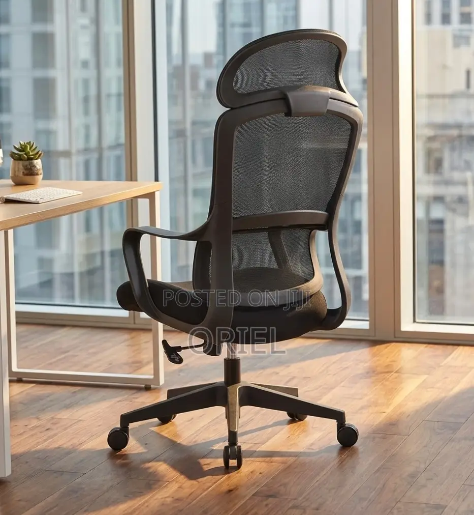 Office Chair : Swivel High Back Chair