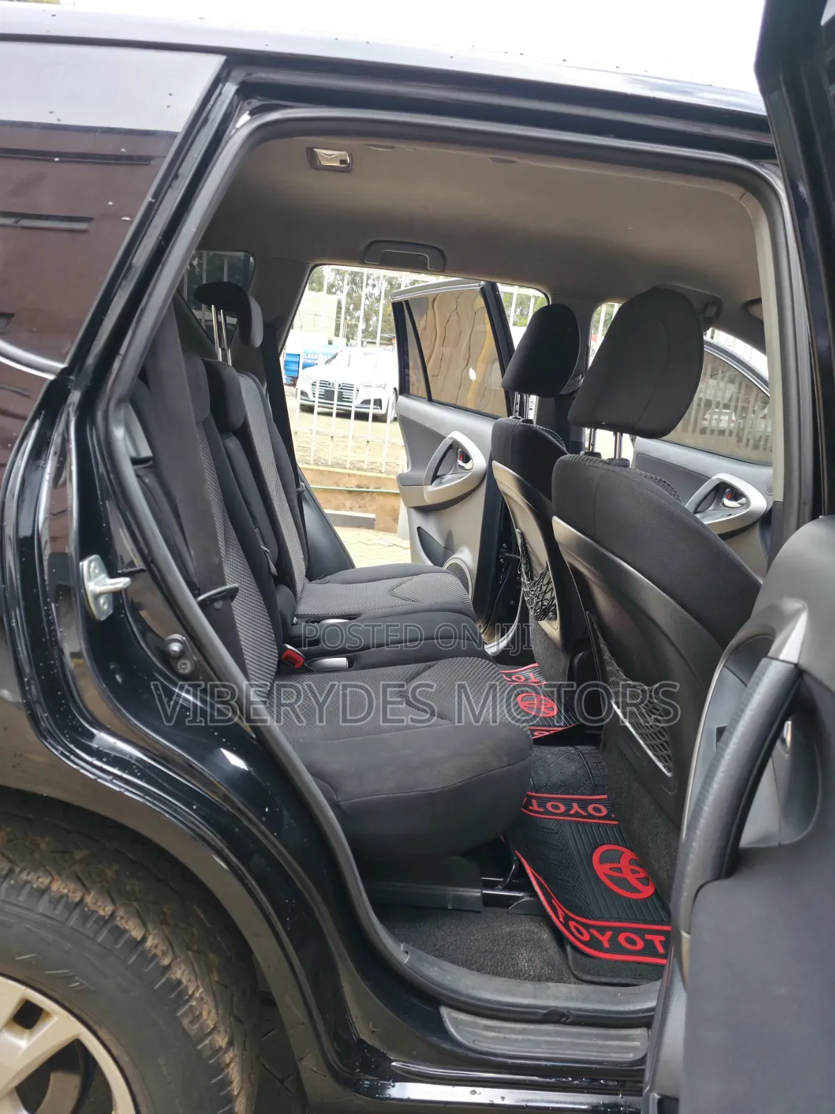 Toyota RAV4 2010 Black