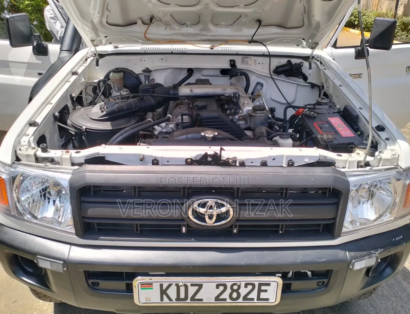 Toyota Land Cruiser 2013 White