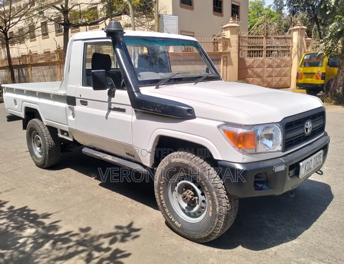 Toyota Land Cruiser 2013 White